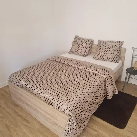 Apartment 2 Ch La Romagne